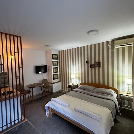 Holiday Belgrad Exterior foto